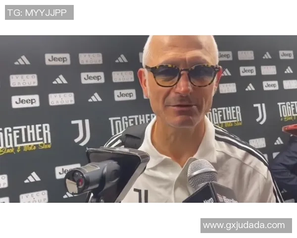 尤文图斯传奇球星拉瓦内利足球卡收藏价值分析与历史意义